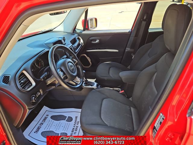 Used 2016 Jeep Renegade Latitude FWD image 9