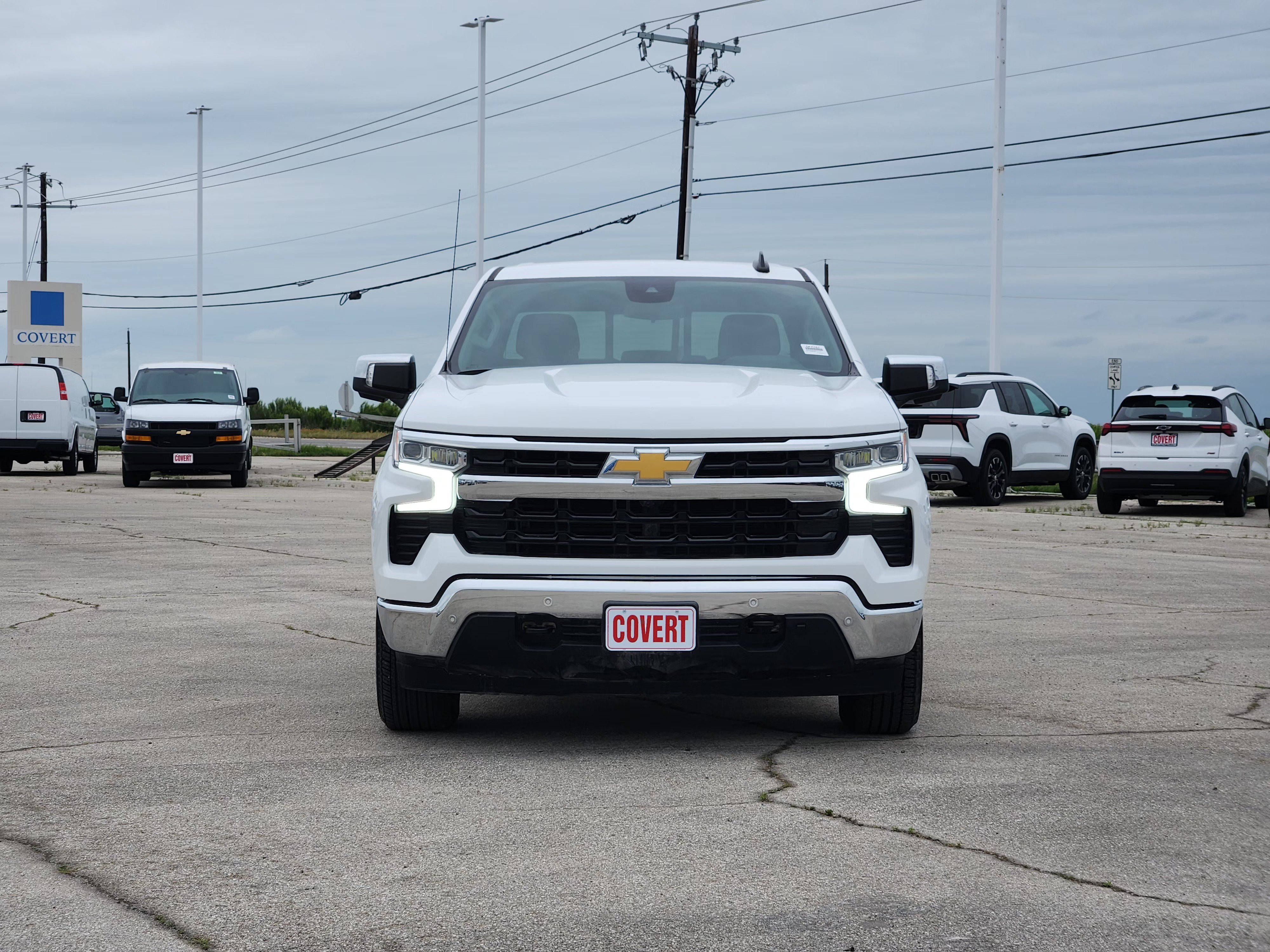 Used 2025 Chevrolet Silverado 1500 LT w/ Safety Package AWD/4WD image 2