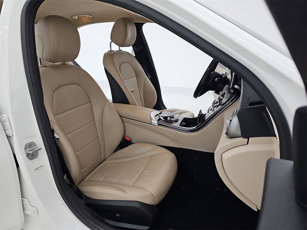 Used 2015 Mercedes-Benz C 300 Sedan image 12