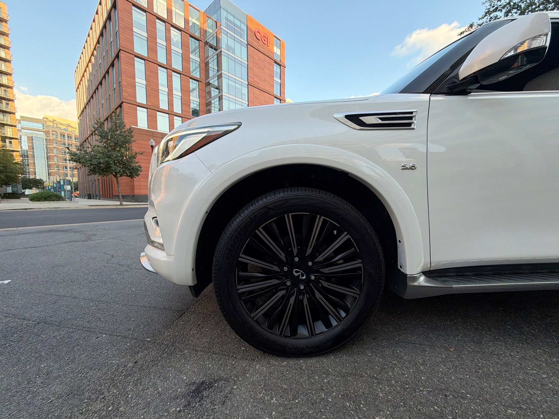 Used 2019 INFINITI QX80 Limited AWD/4WD image 19