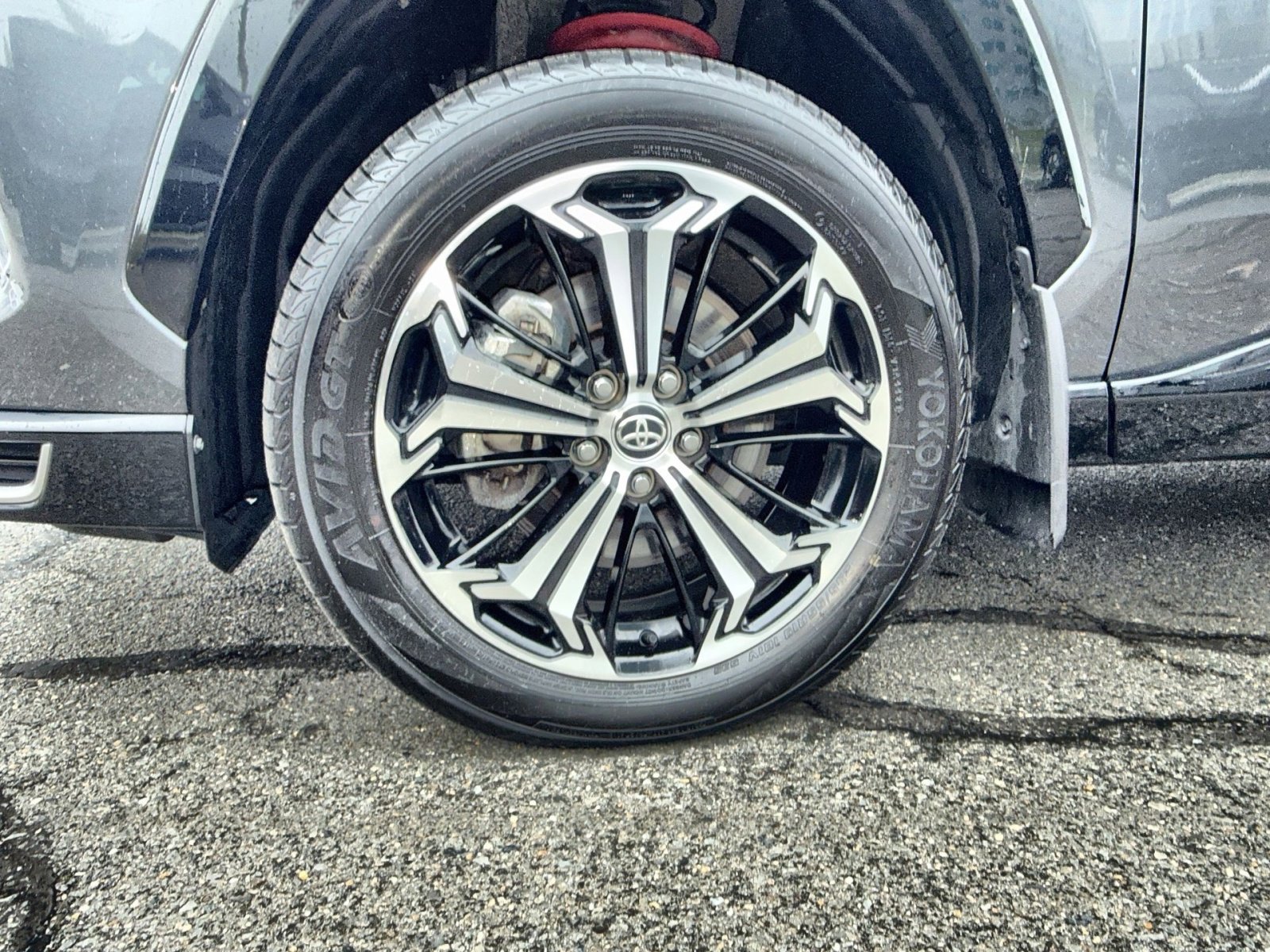 Used 2024 Toyota RAV4 XSE w/ Premium Package image 12