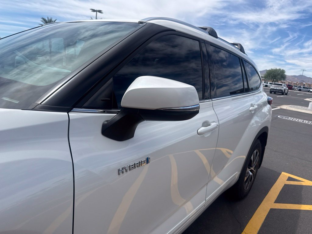 Used 2020 Toyota Highlander XLE AWD/4WD image 4