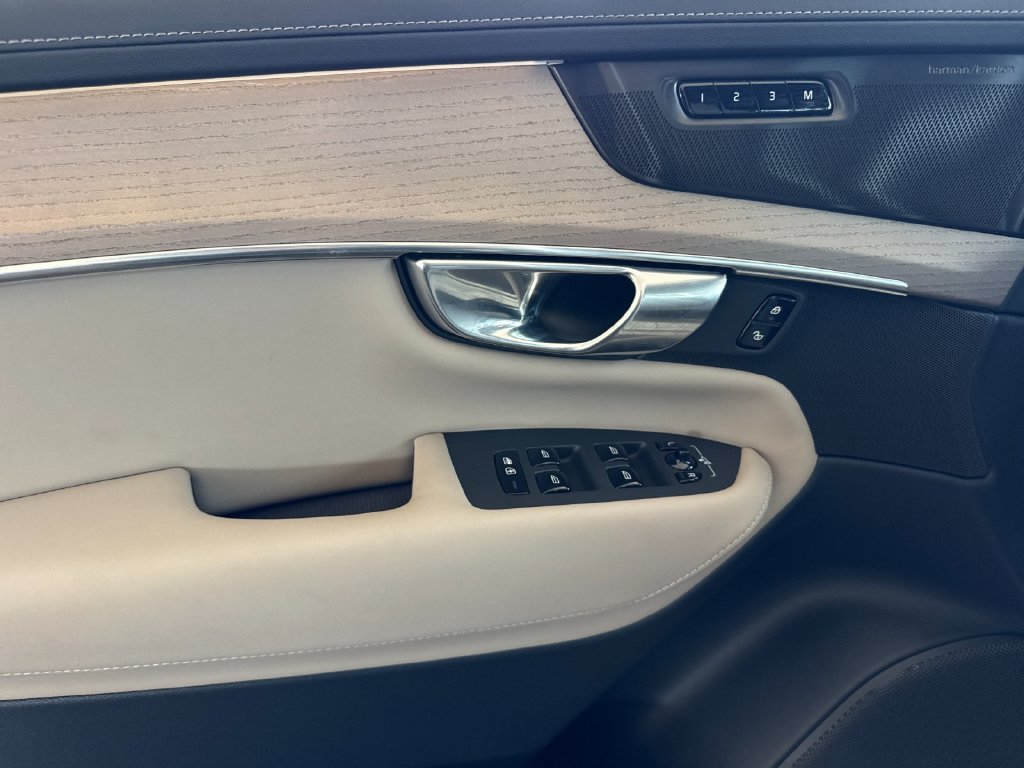 Certified 2026 Volvo XC90 B6 Plus AWD/4WD image 10