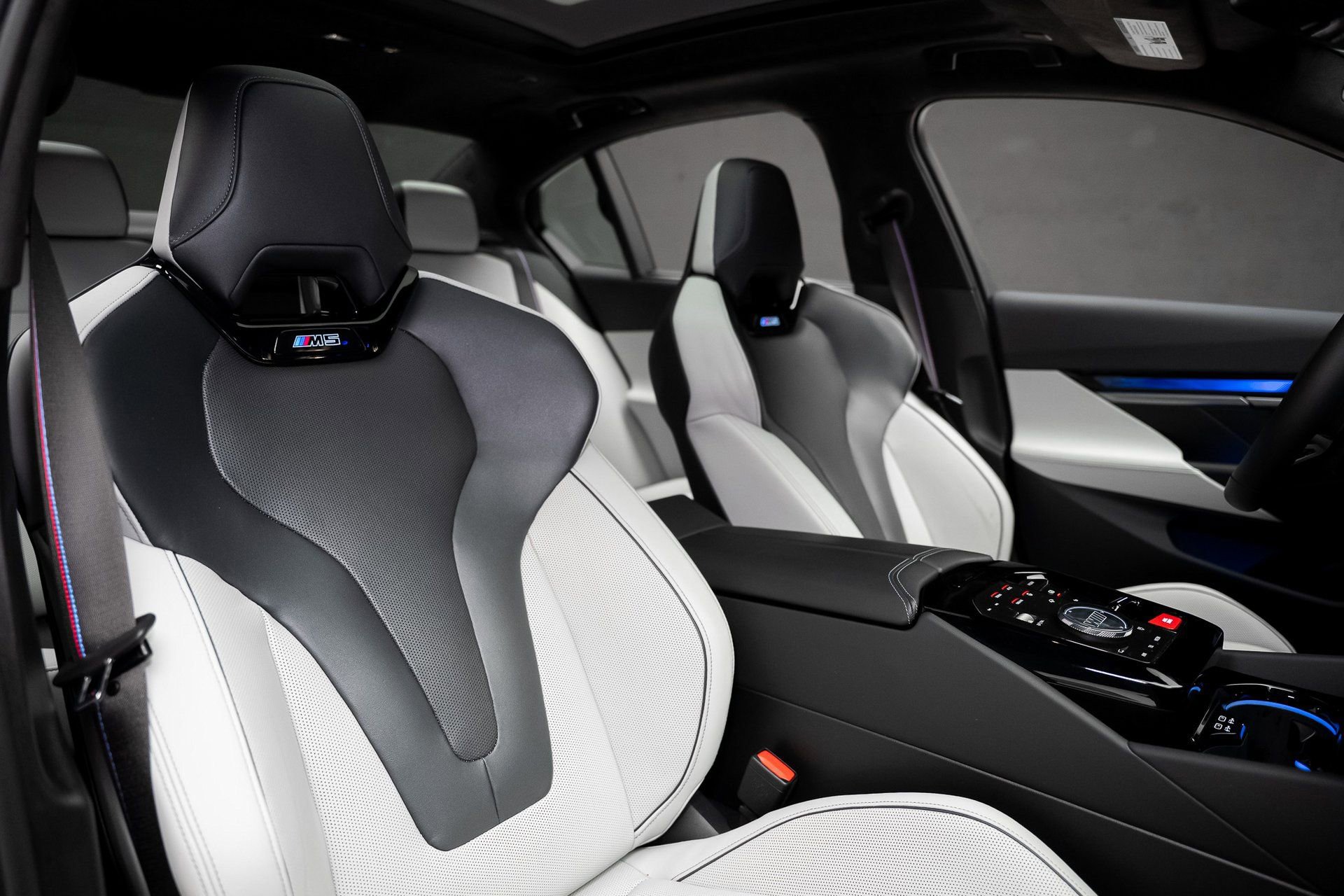 Used 2025 BMW M5 image 66