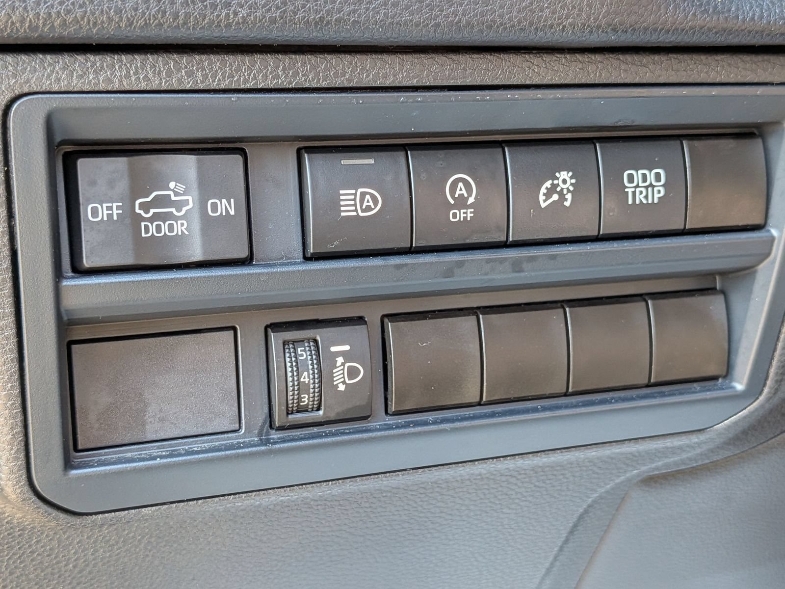 Used 2025 Toyota Tundra SR5 AWD/4WD image 17
