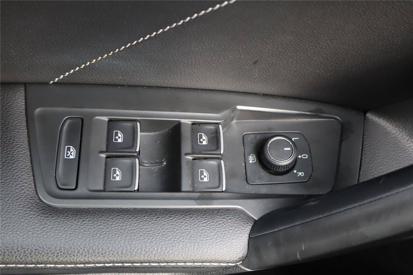 Certified 2023 Volkswagen Tiguan SE AWD/4WD image 14