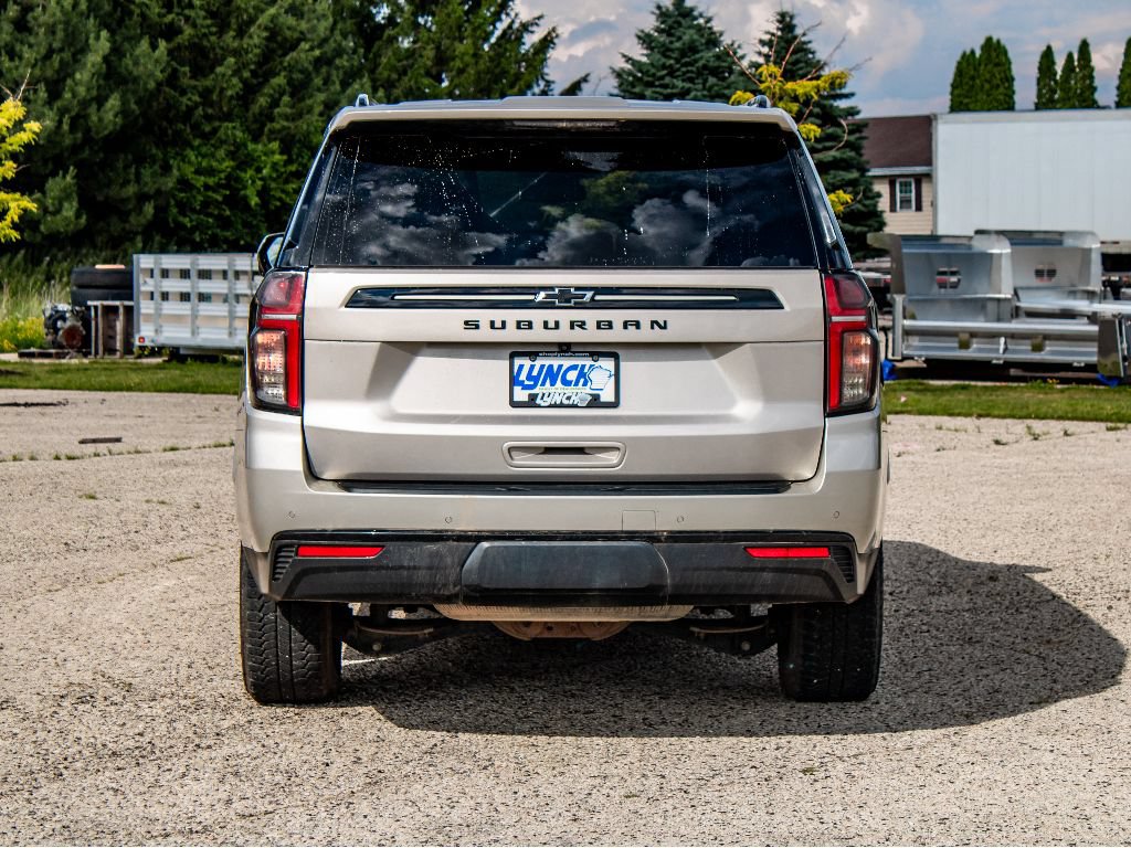 Used 2023 Chevrolet Suburban Z71 w/ Luxury Package AWD/4WD image 3