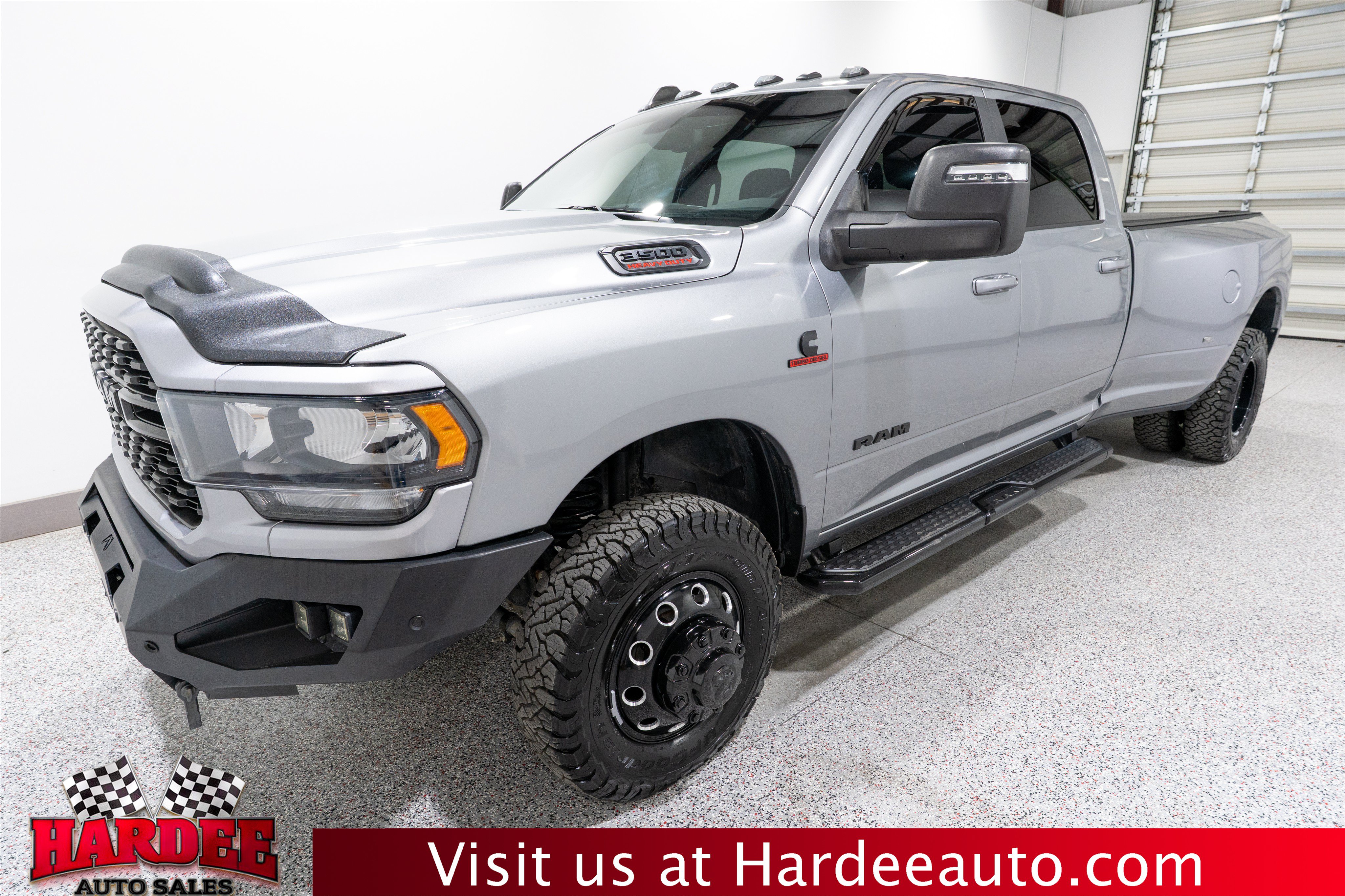 Used 2024 RAM 3500 Big Horn w/ Night Edition AWD/4WD image 2