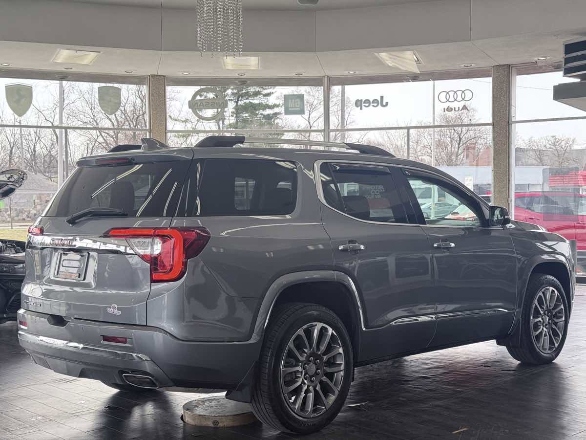 Used 2022 GMC Acadia Denali w/ Denali Ultimate Package FWD image 12