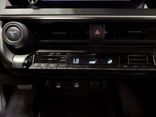 Used 2025 Toyota Prius LE FWD image 21