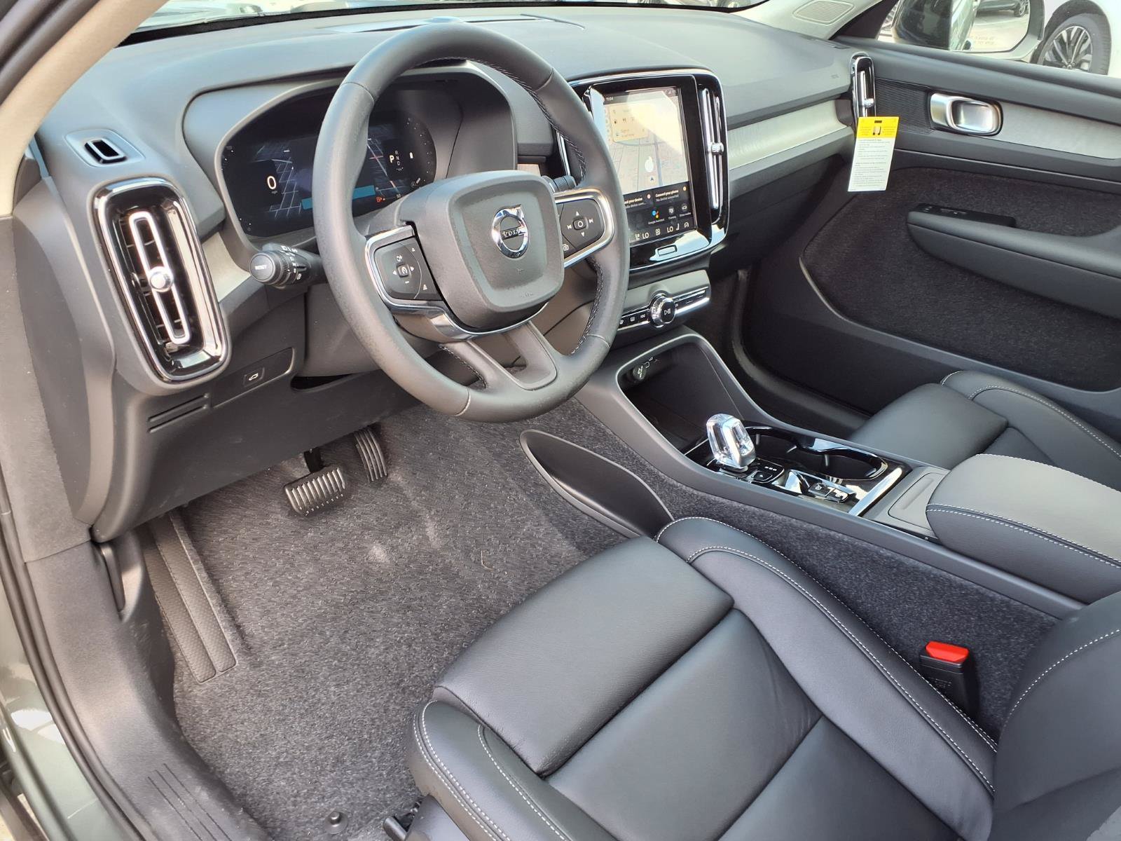 New 2026 Volvo XC40 B5 Plus w/ Protection Package Premier AWD/4WD image 12