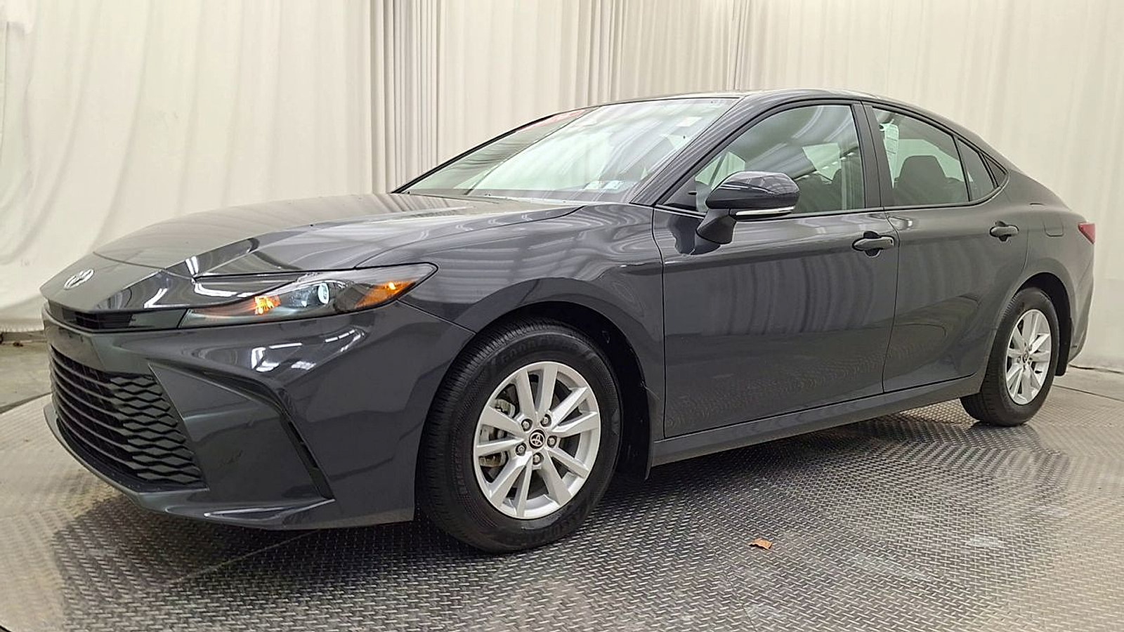 Used 2026 Toyota Camry LE FWD image 10