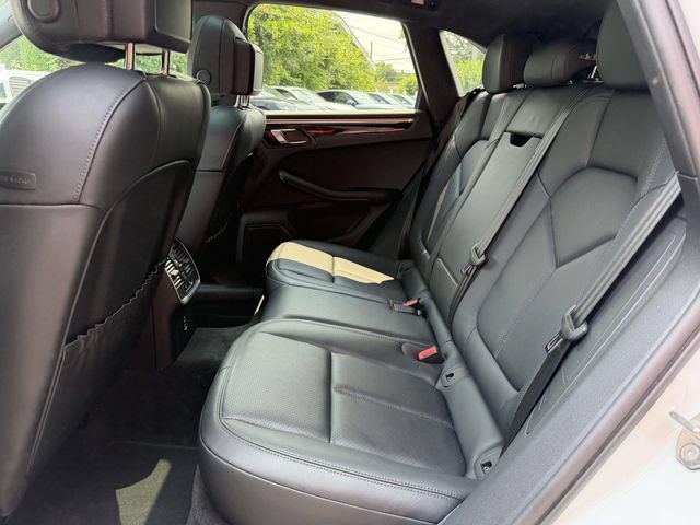 Certified 2023 Porsche Macan S AWD/4WD image 16
