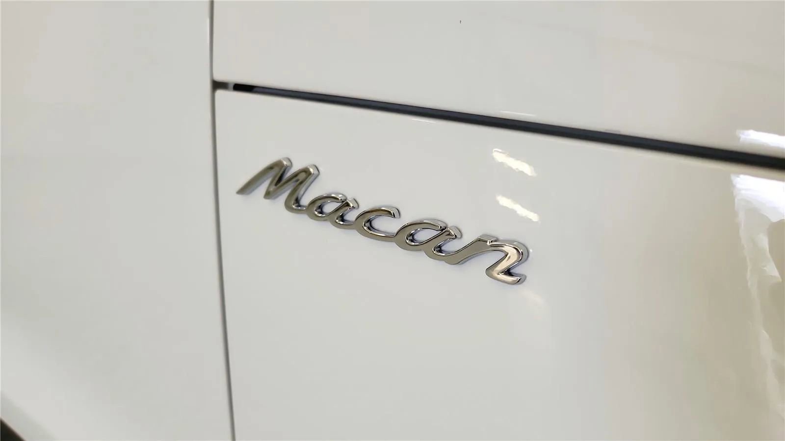 Used 2022 Porsche Macan S AWD/4WD image 17