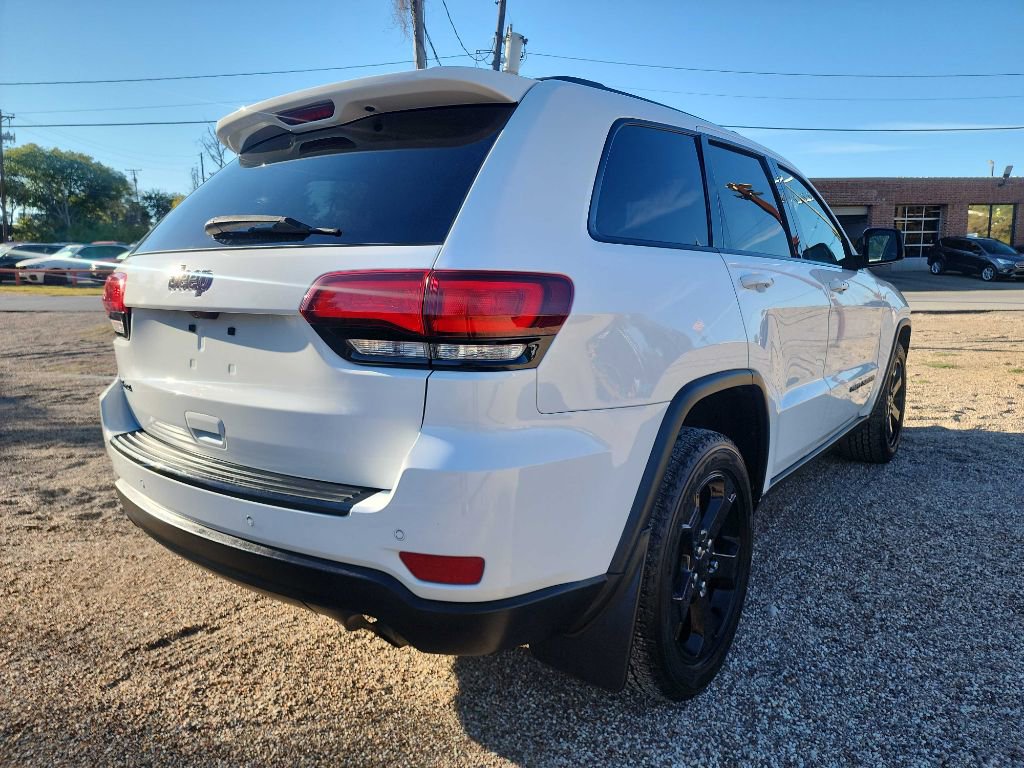 Used 2018 Jeep Grand Cherokee Laredo AWD/4WD image 8