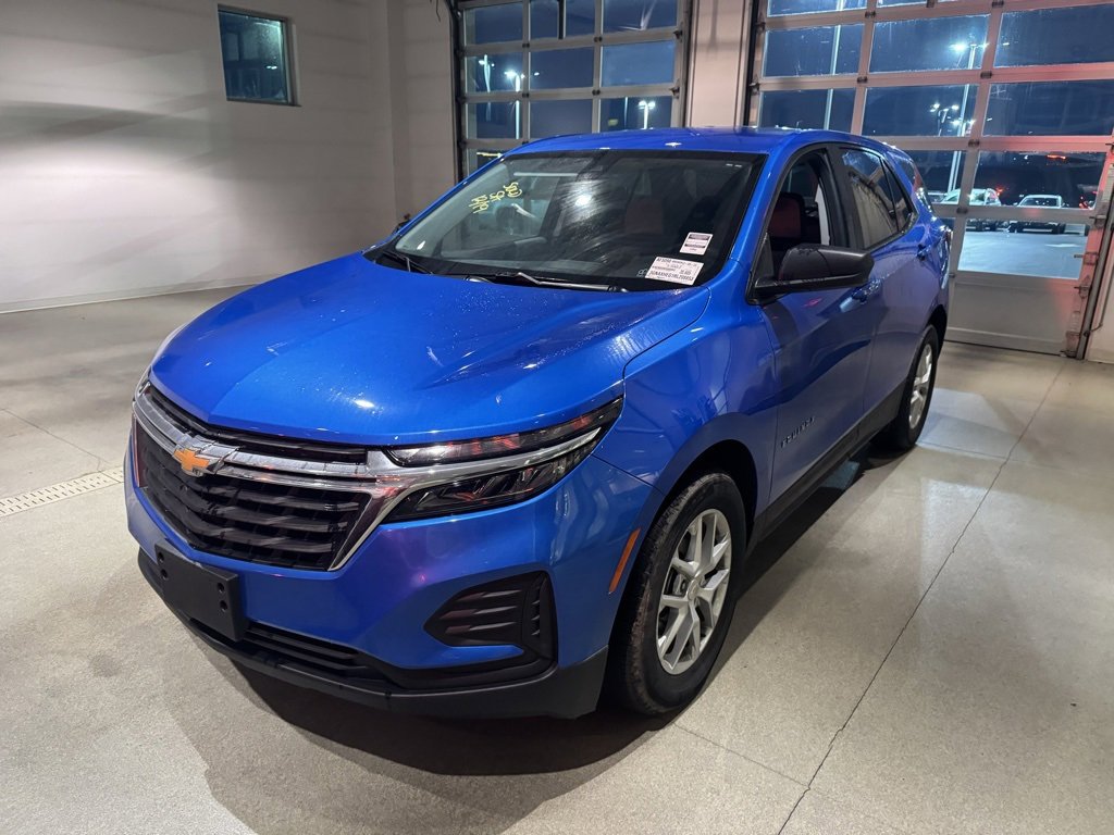 Used 2024 Chevrolet Equinox LS w/ LS Convenience Package image 1