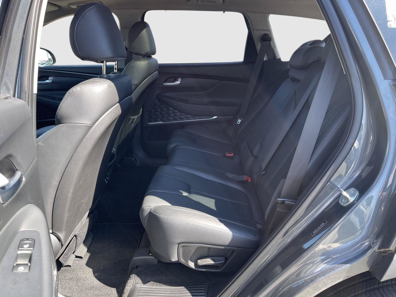 Used 2020 Hyundai Santa Fe Limited AWD/4WD image 16