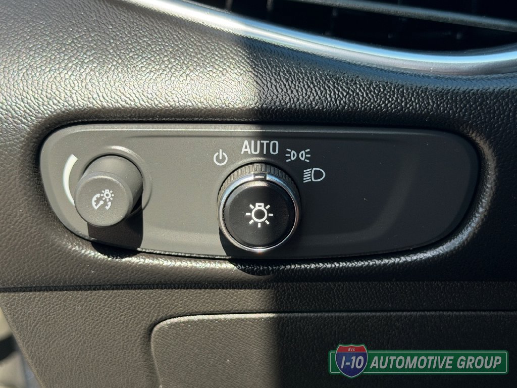 Used 2018 Chevrolet Malibu LT FWD image 28
