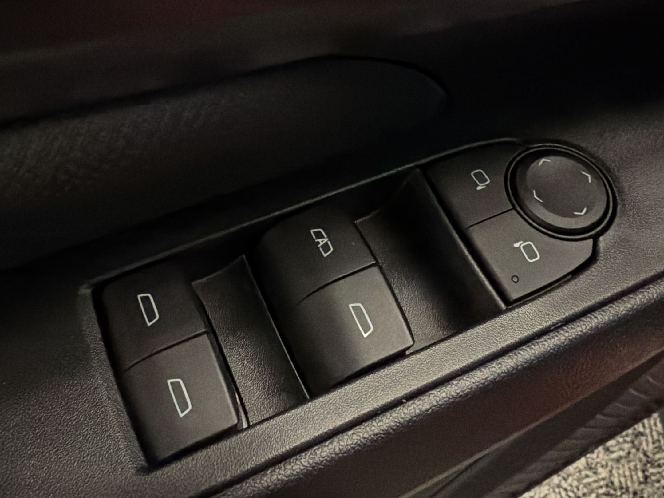 Used 2024 Chevrolet Equinox EV RS w/ LPO, All-Weather Mat Package FWD image 13
