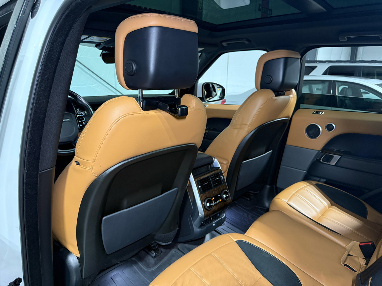 Used 2018 Land Rover Range Rover Sport Supercharged image 40