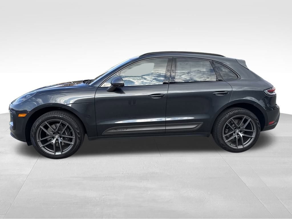 Used 2025 Porsche Macan Base image 2