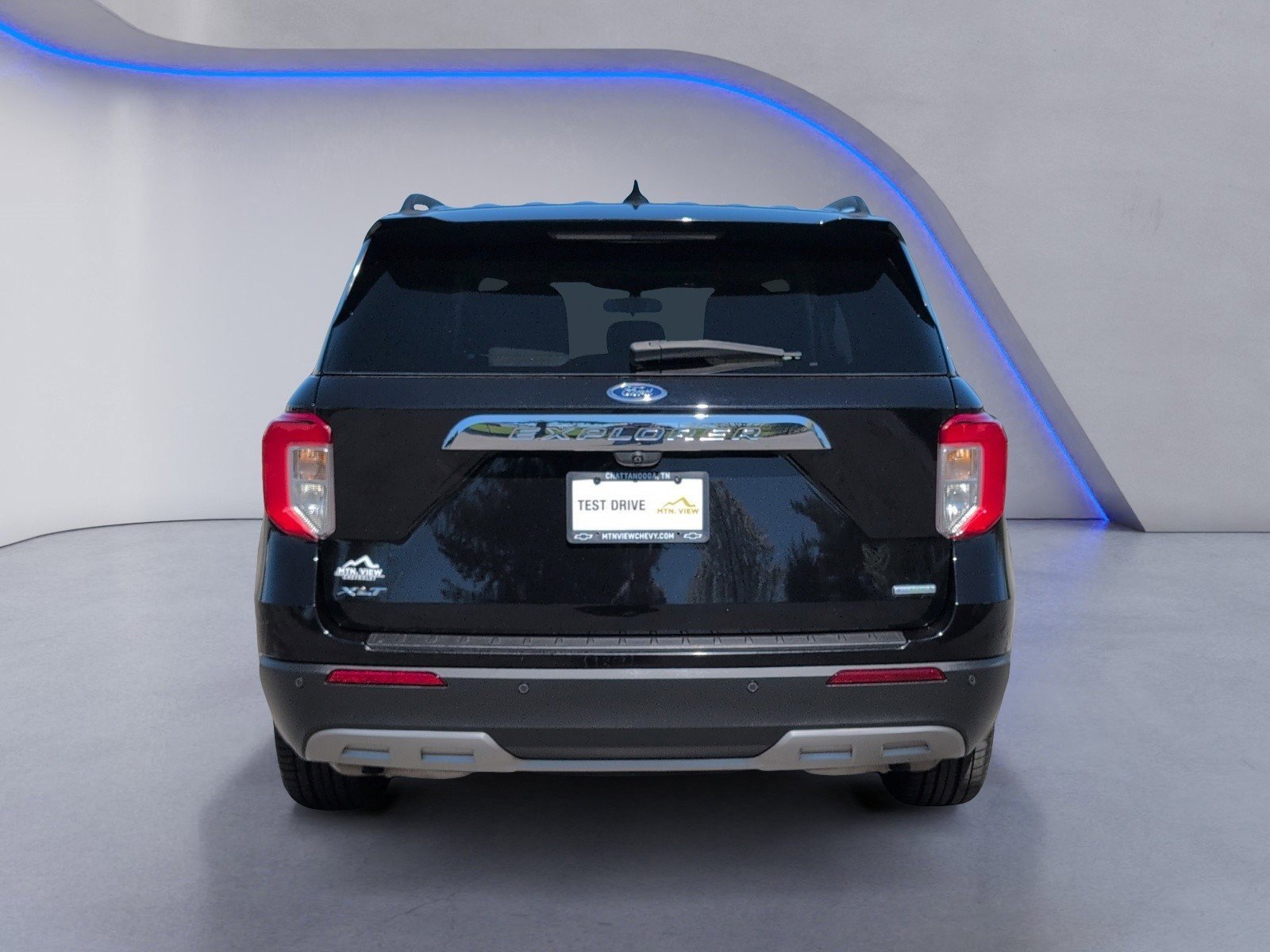 Used 2020 Ford Explorer XLT w/ Equipment Group 202A image 14