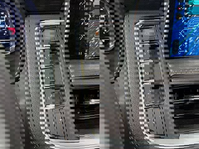 Used 2023 GMC Yukon XL AT4 w/ Technology Package image 18