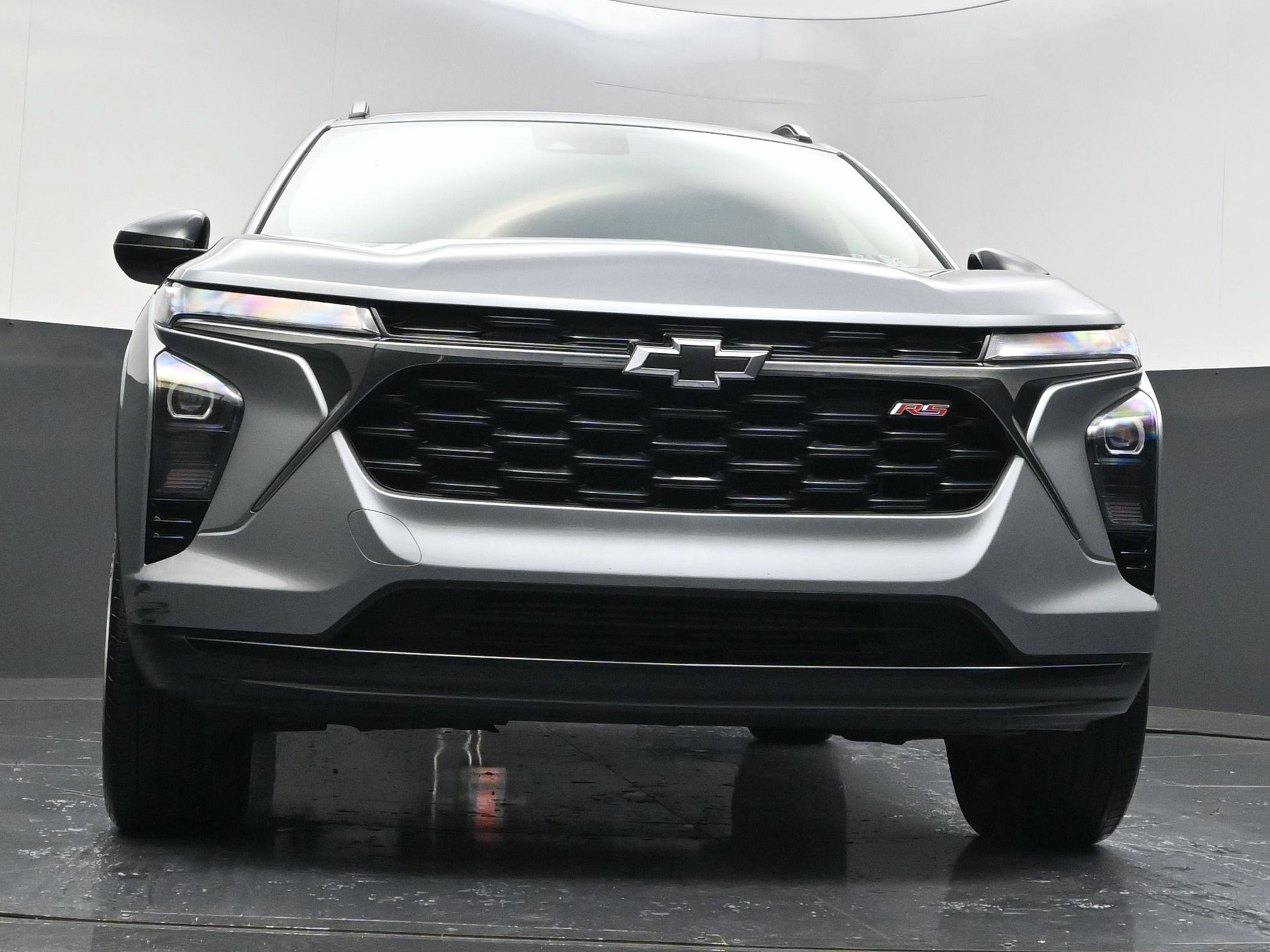 Used 2025 Chevrolet Trax RS w/ Sunroof Package FWD image 38