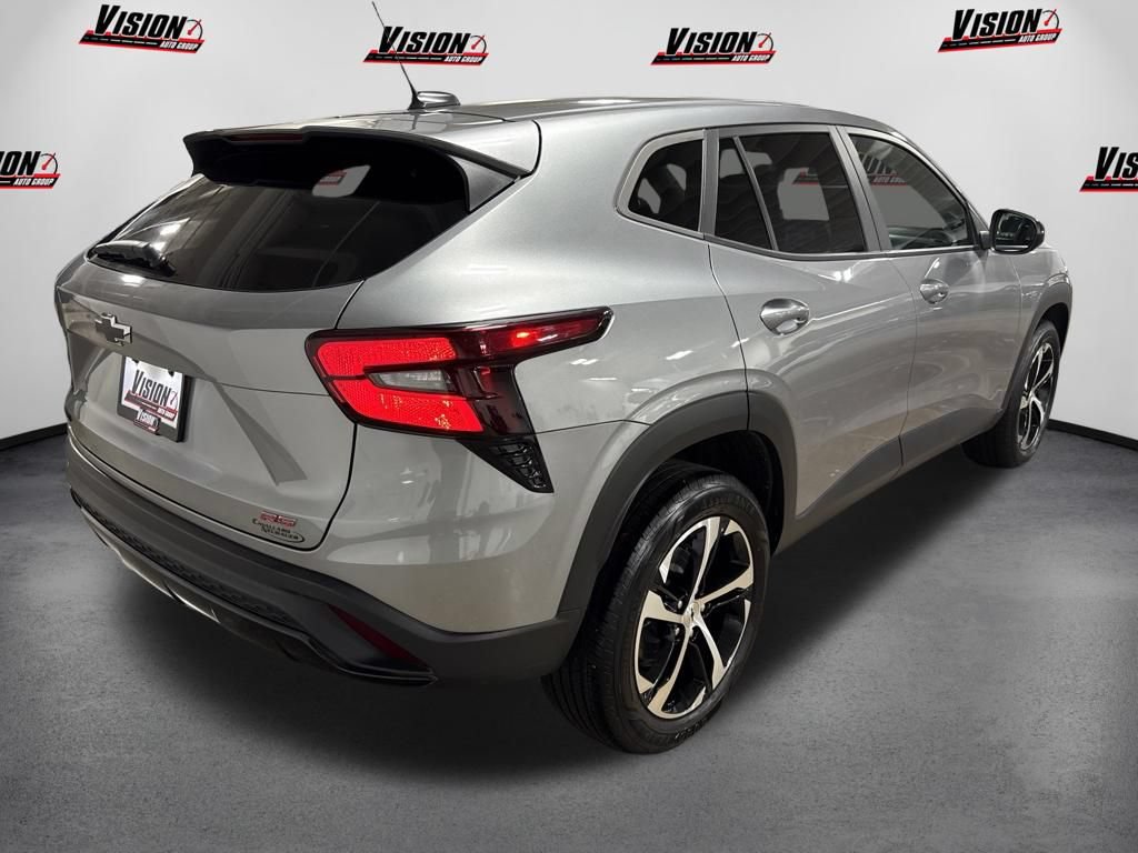 Used 2024 Chevrolet Trax RS w/ Driver Confidence Package FWD image 5