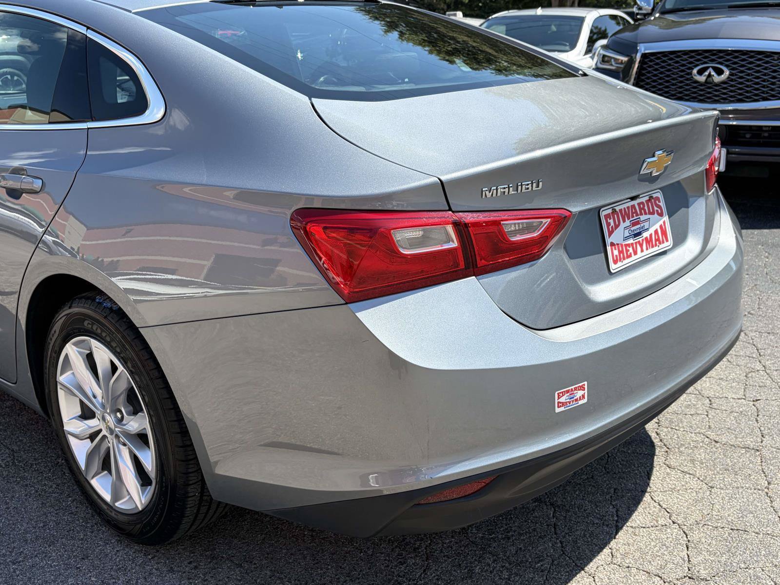 Used 2023 Chevrolet Malibu LT FWD image 30