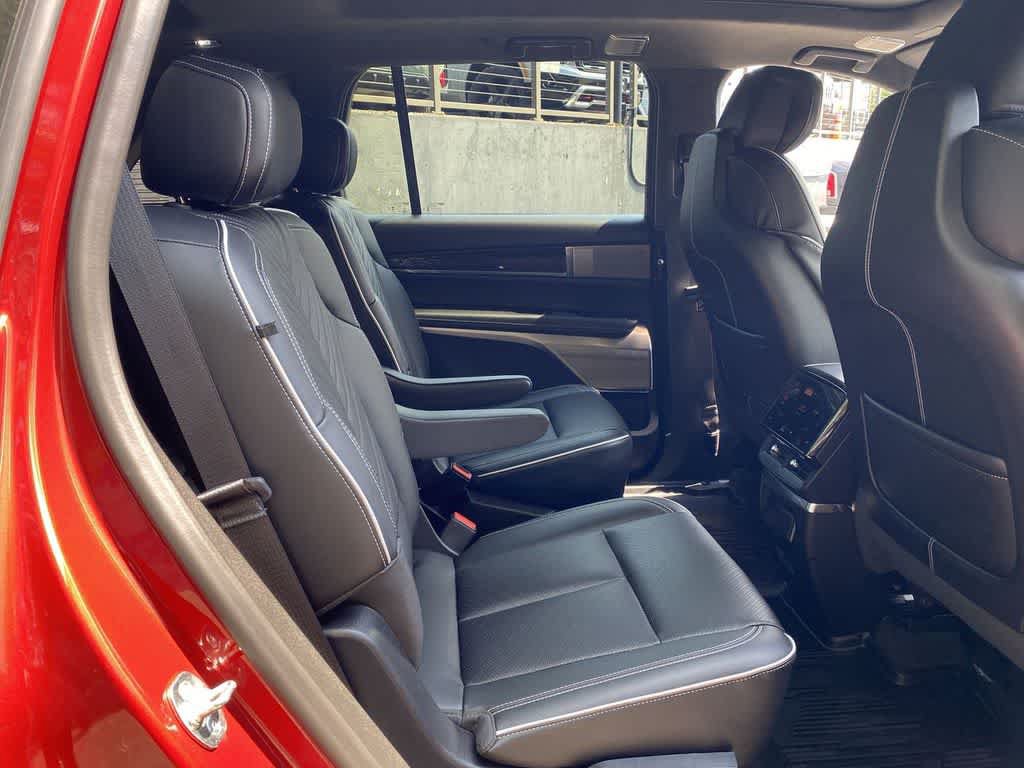 Certified 2026 Cadillac Vistiq Premium Luxury w/ LPO, Floor Liner Package AWD/4WD image 18