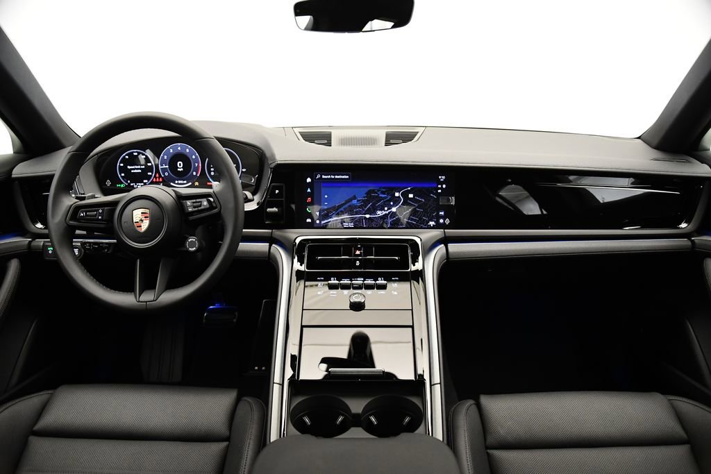 Used 2025 Porsche Panamera image 18