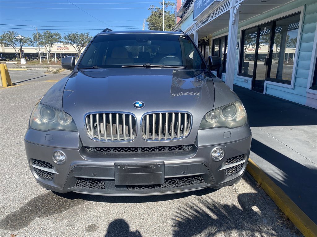 Used 2011 BMW X5 xDrive50i w/ Technology Pkg image 2