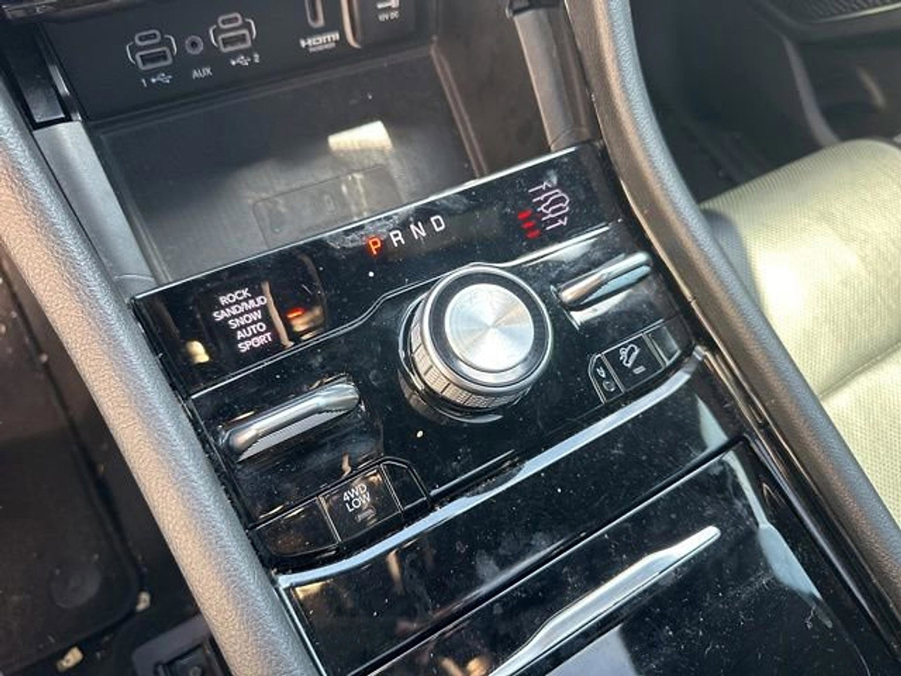Used 2023 Jeep Grand Cherokee L Overland w/ Luxury Tech Group IV AWD/4WD image 19