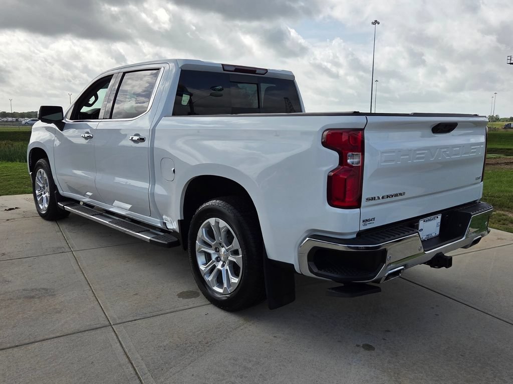 Used 2024 Chevrolet Silverado 1500 LTZ AWD/4WD image 9