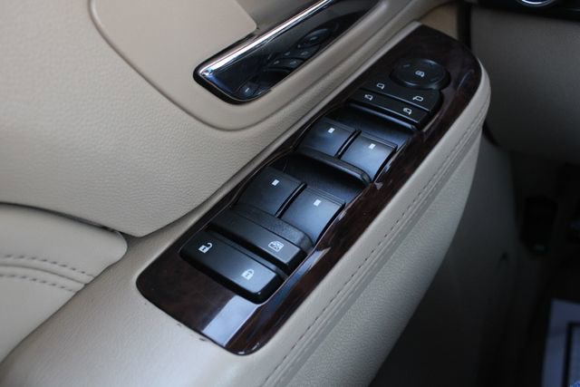 Used 2013 Cadillac Escalade Premium image 8
