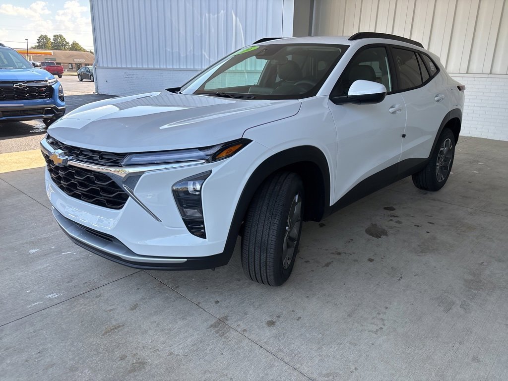New 2026 Chevrolet Trax LT w/ Driver Confidence Package image 3