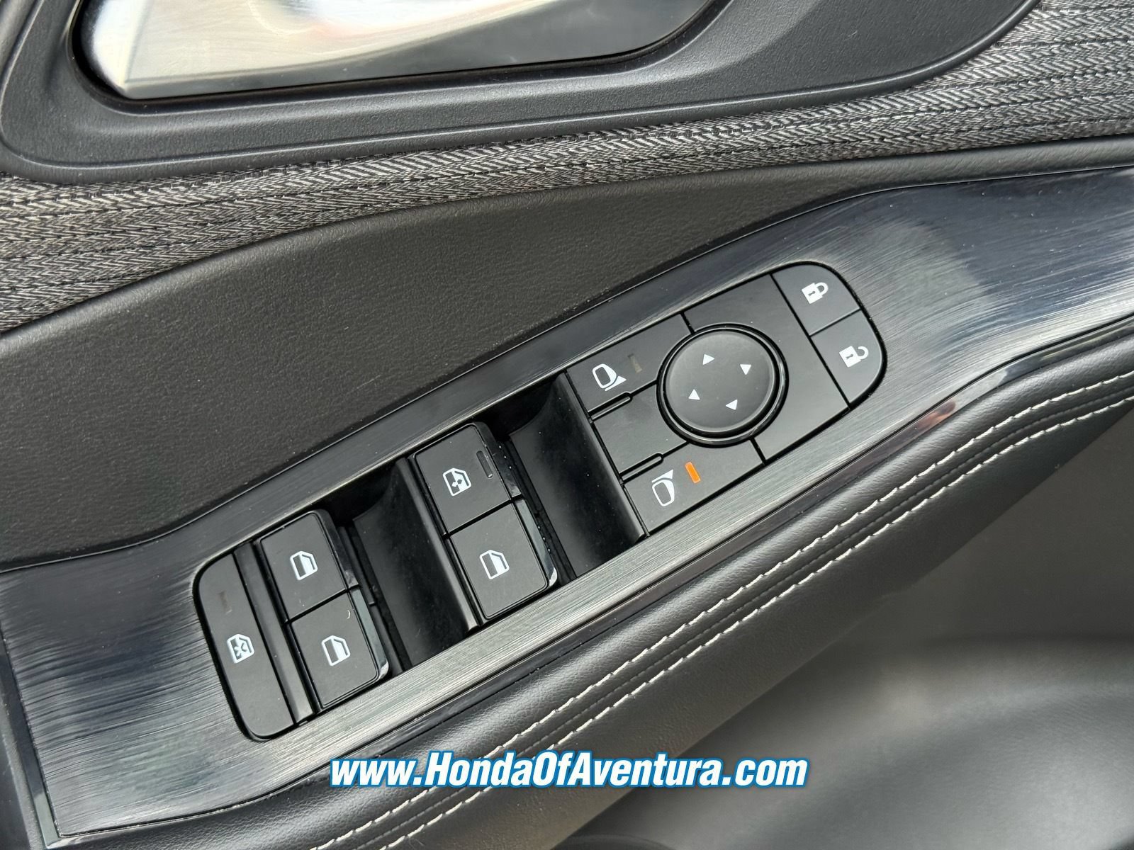 Used 2023 Nissan Rogue SV FWD image 23