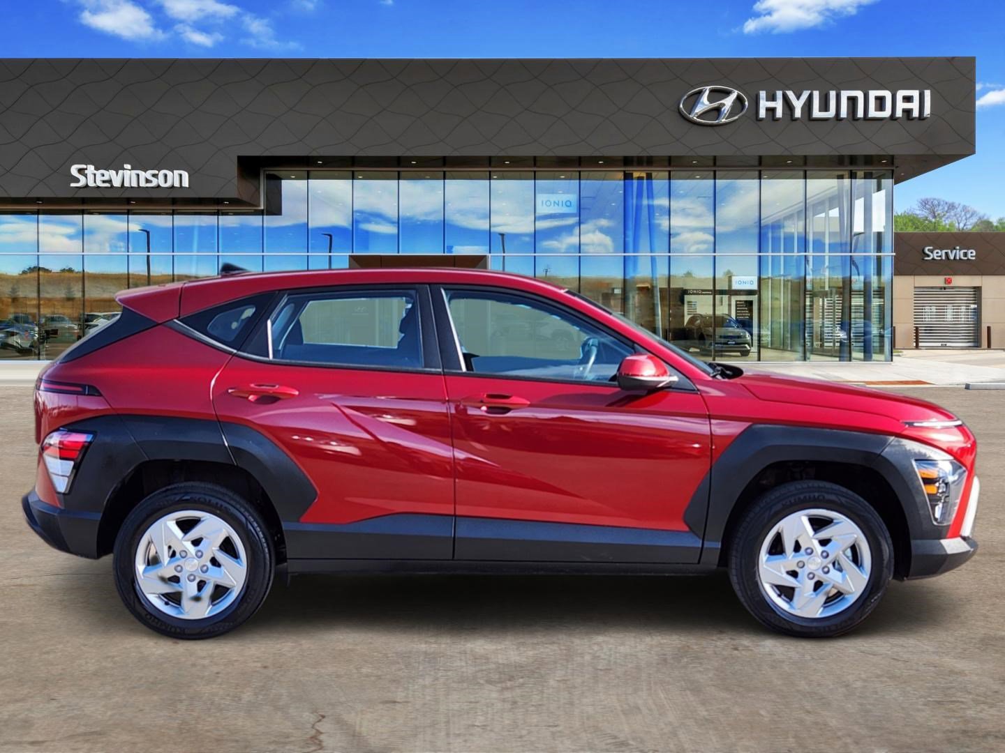 Certified 2024 Hyundai Kona SE image 4