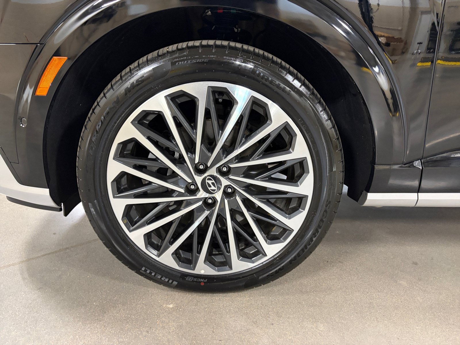 Used 2026 Hyundai Palisade Calligraphy AWD/4WD image 11
