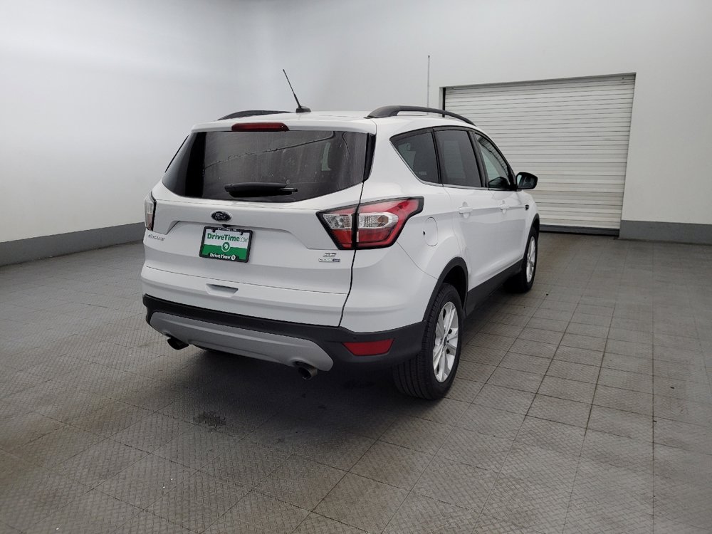 Used 2017 Ford Escape SE w/ Equipment Group 201A image 9