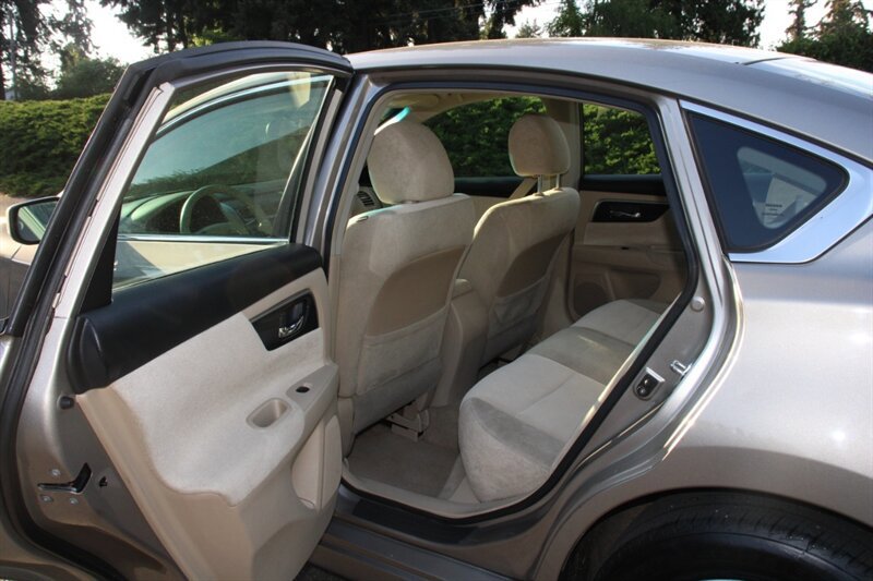 Used 2013 Nissan Altima 2.5 S FWD image 14