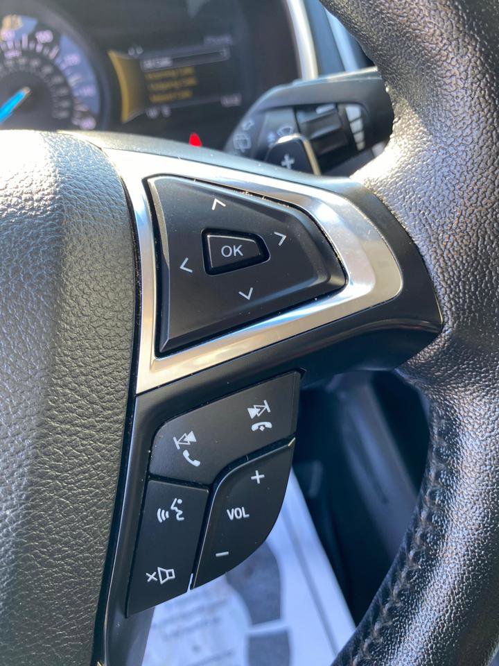 Used 2019 Ford Edge SEL image 16