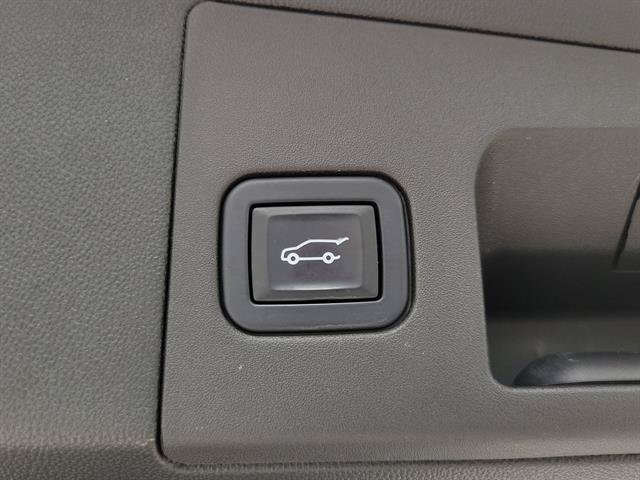 Certified 2022 Cadillac XT5 Premium Luxury w/ Technology Package FWD image 25