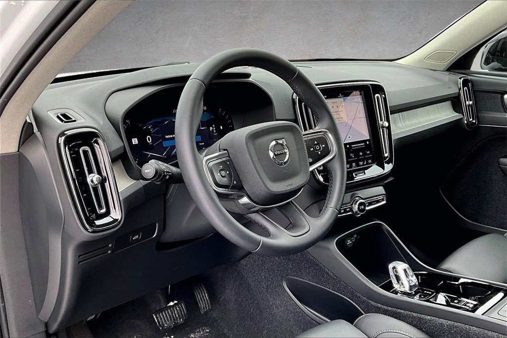 Used 2026 Volvo XC40 B5 Plus w/ Protection Package Premier image 16