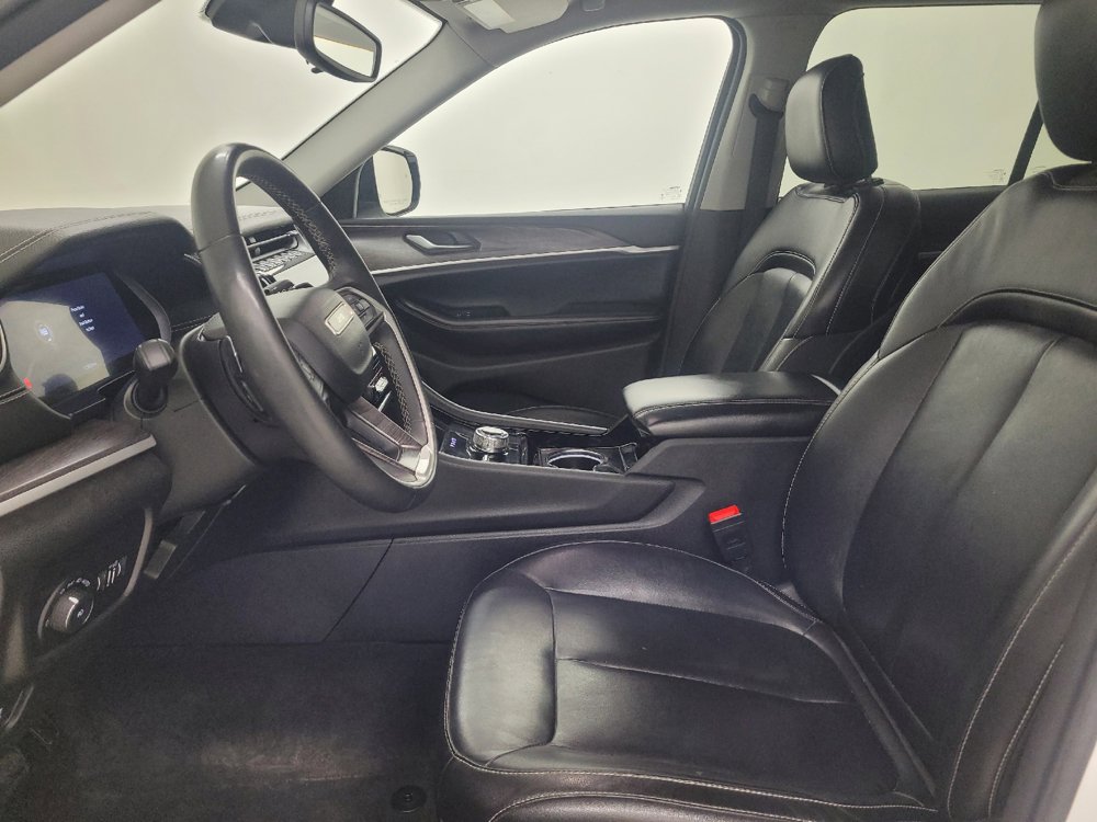 Used 2023 Jeep Grand Cherokee Limited AWD/4WD image 17