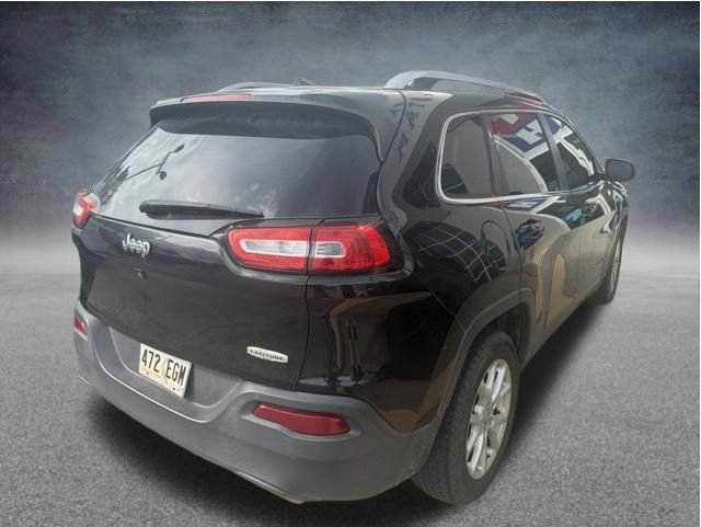 Used 2017 Jeep Cherokee Latitude FWD image 6