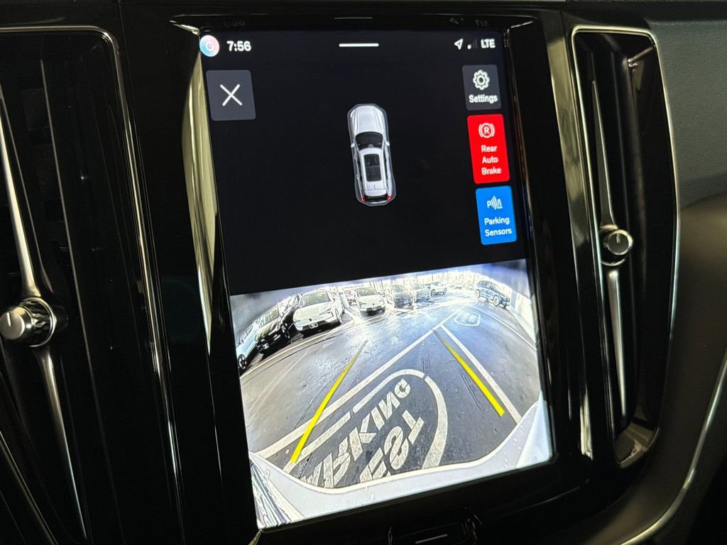 Certified 2025 Volvo XC60 B5 Core AWD/4WD image 19