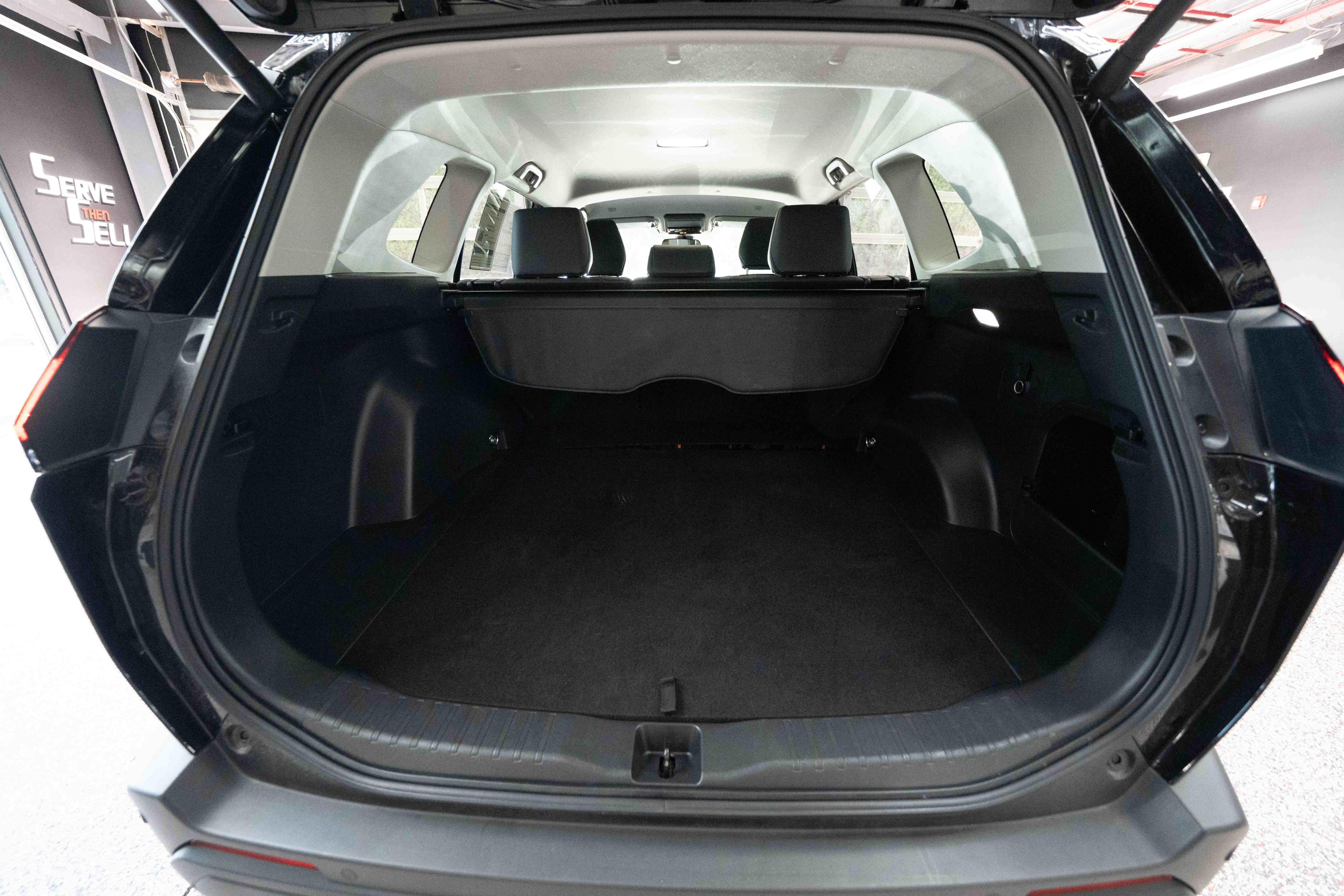 Used 2026 Toyota RAV4 XLE Premium AWD/4WD image 28
