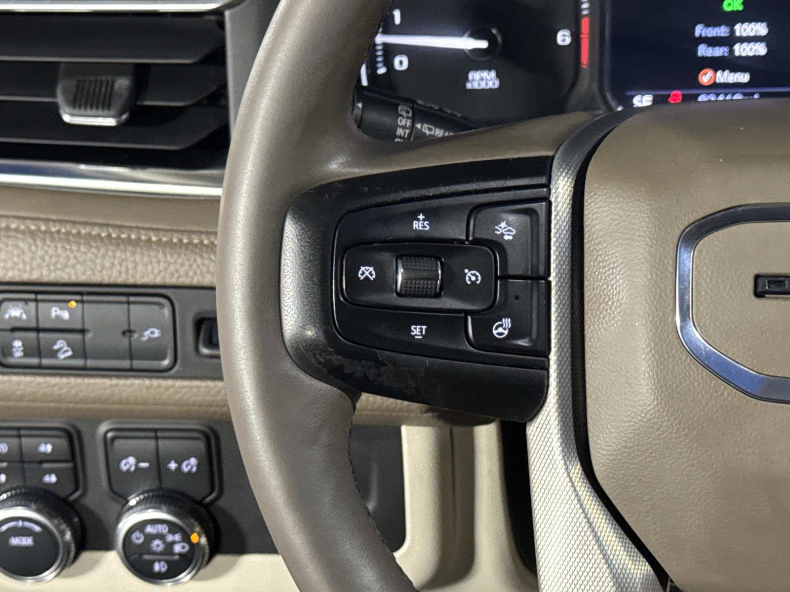 Used 2021 GMC Yukon XL Denali image 17